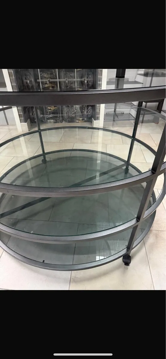 Glass round tables - Image 3