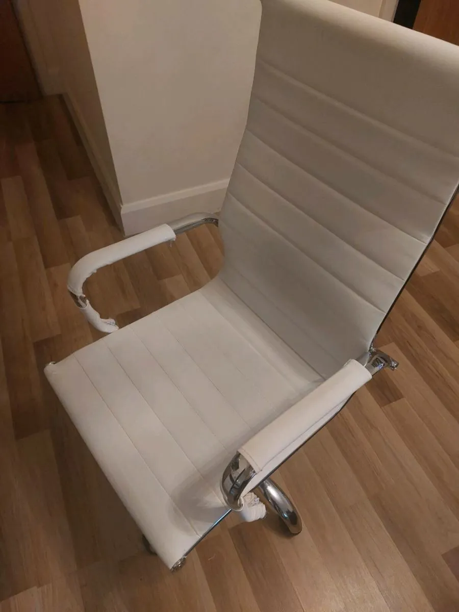 Office chair - Image 2