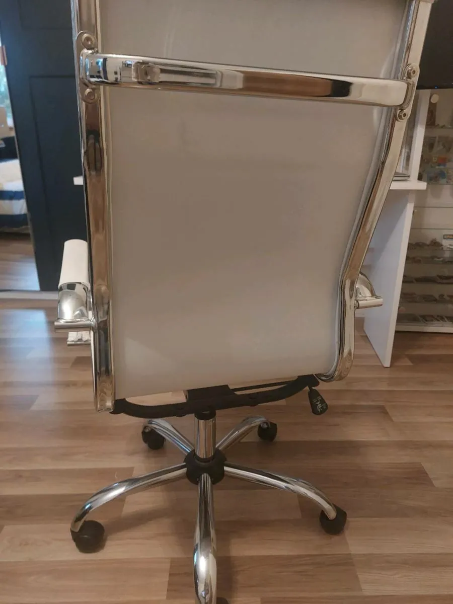 Office chair - Image 3