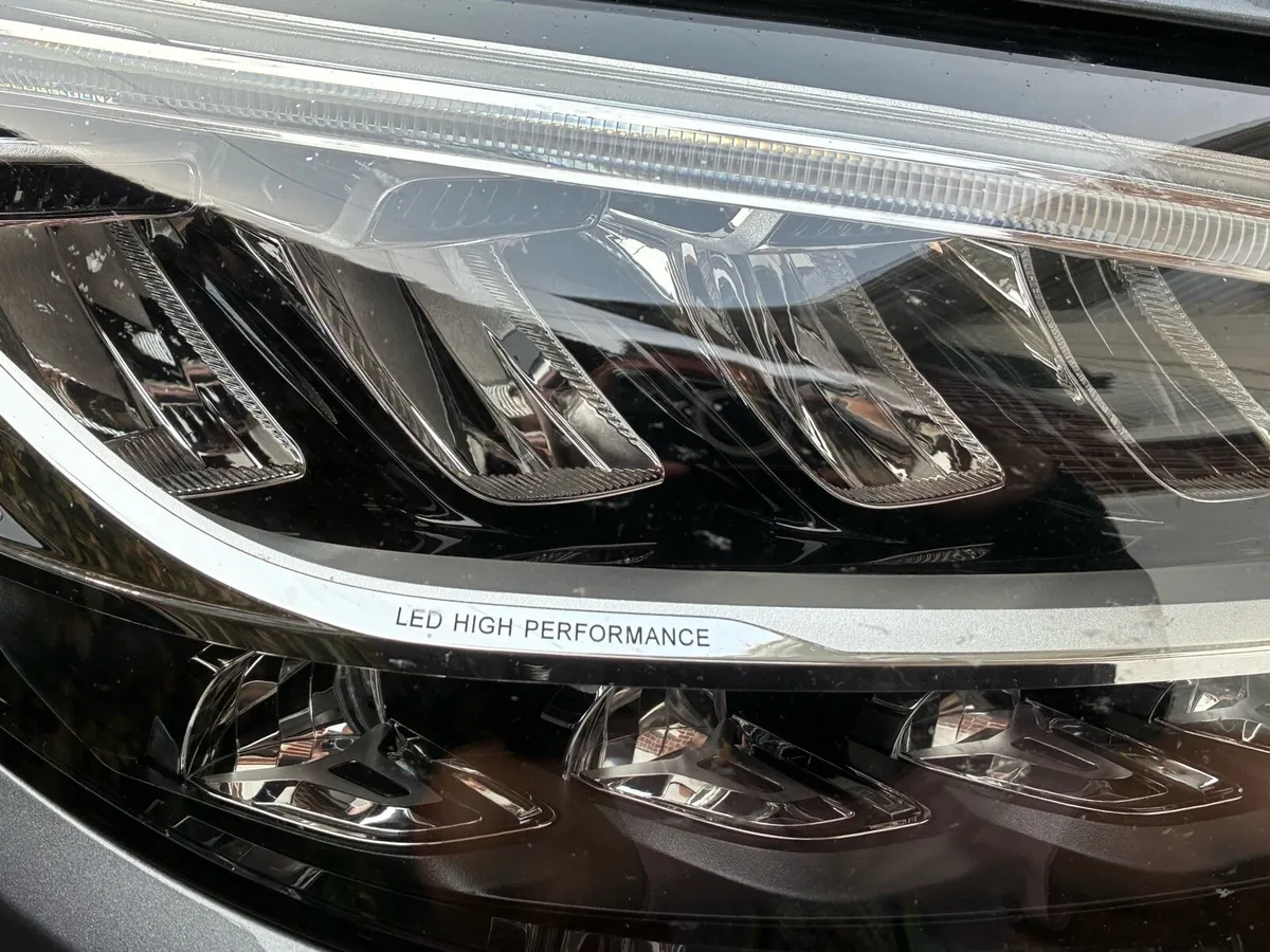 Mercedes C200 AUTO AMG - Image 2