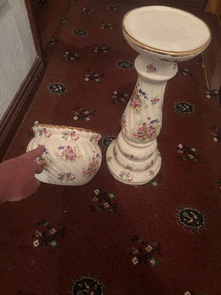 Plant pot (china pot ) ideal for hallway - Image 3