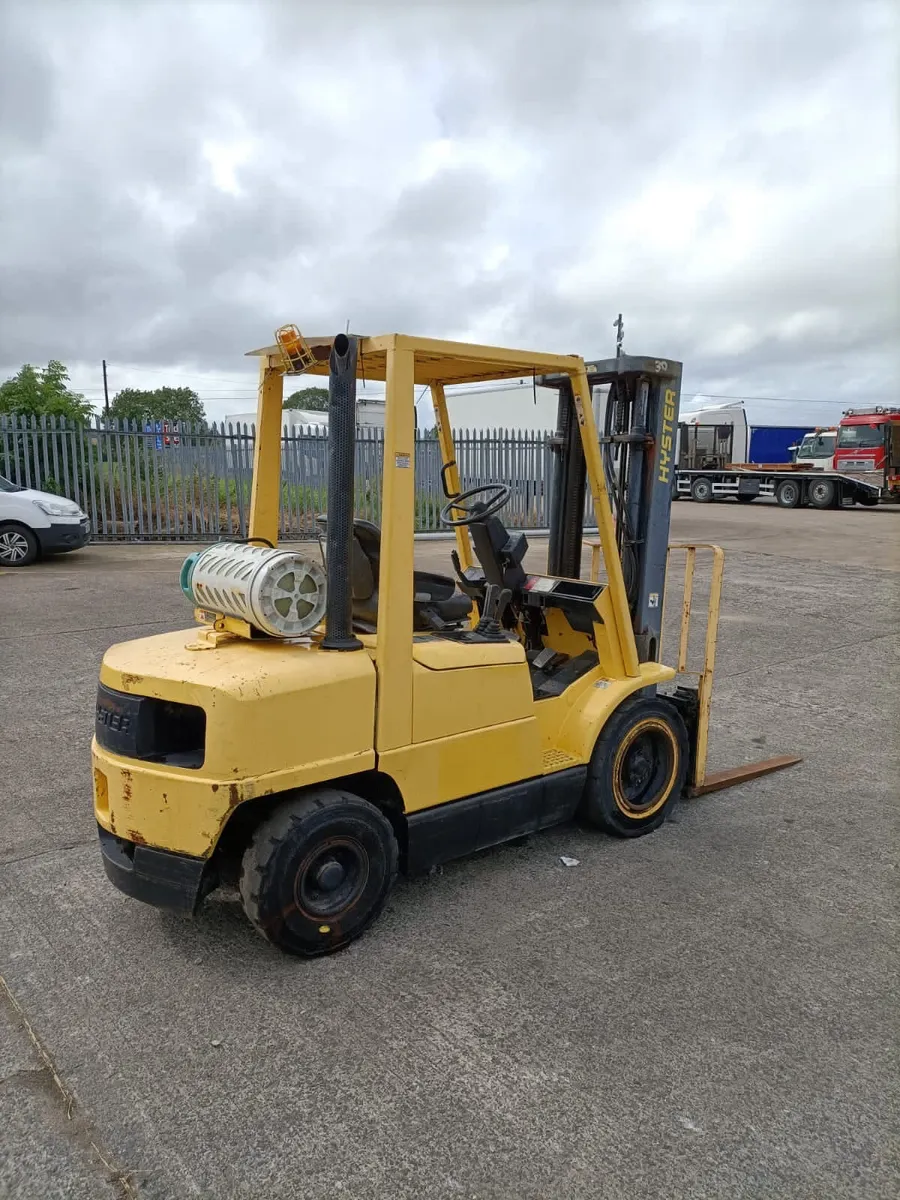 Hyster 3 ton gas forklift side shift clear view - Image 2