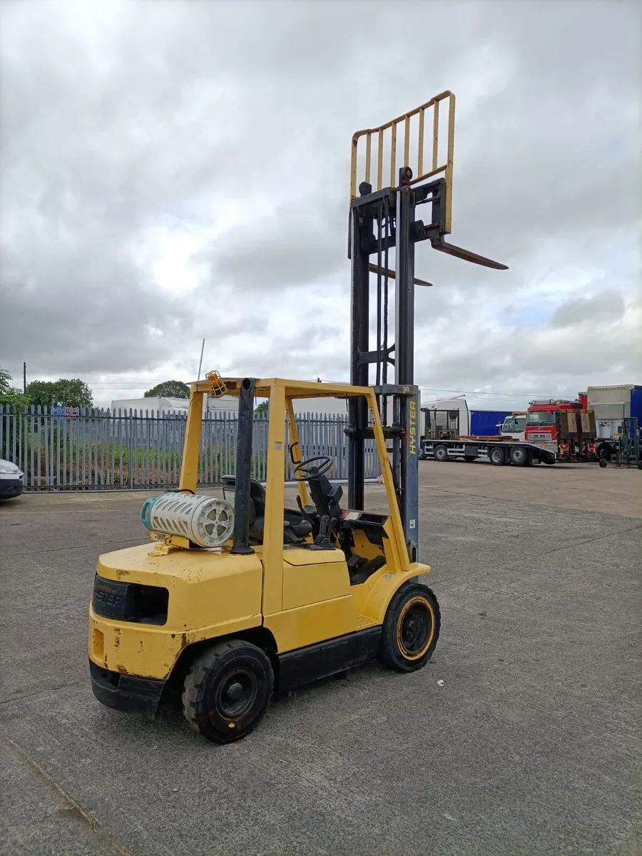 Hyster 3 ton gas forklift side shift clear view - Image 1
