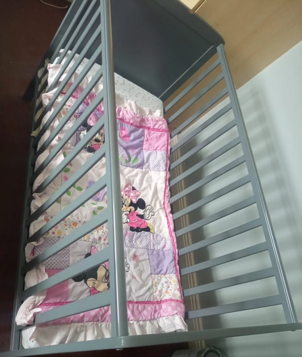 Baby cot - Image 1
