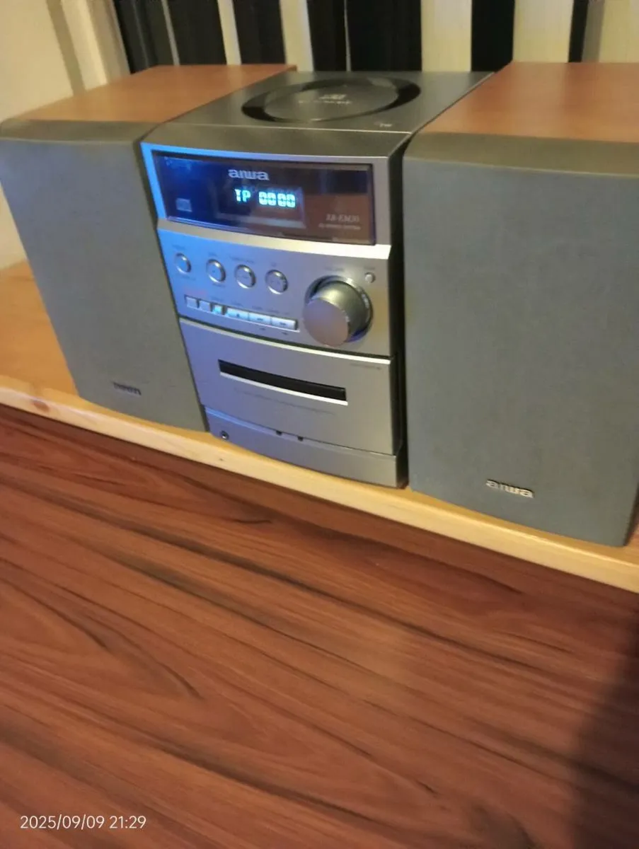 Aiwa Hifi system - Image 1