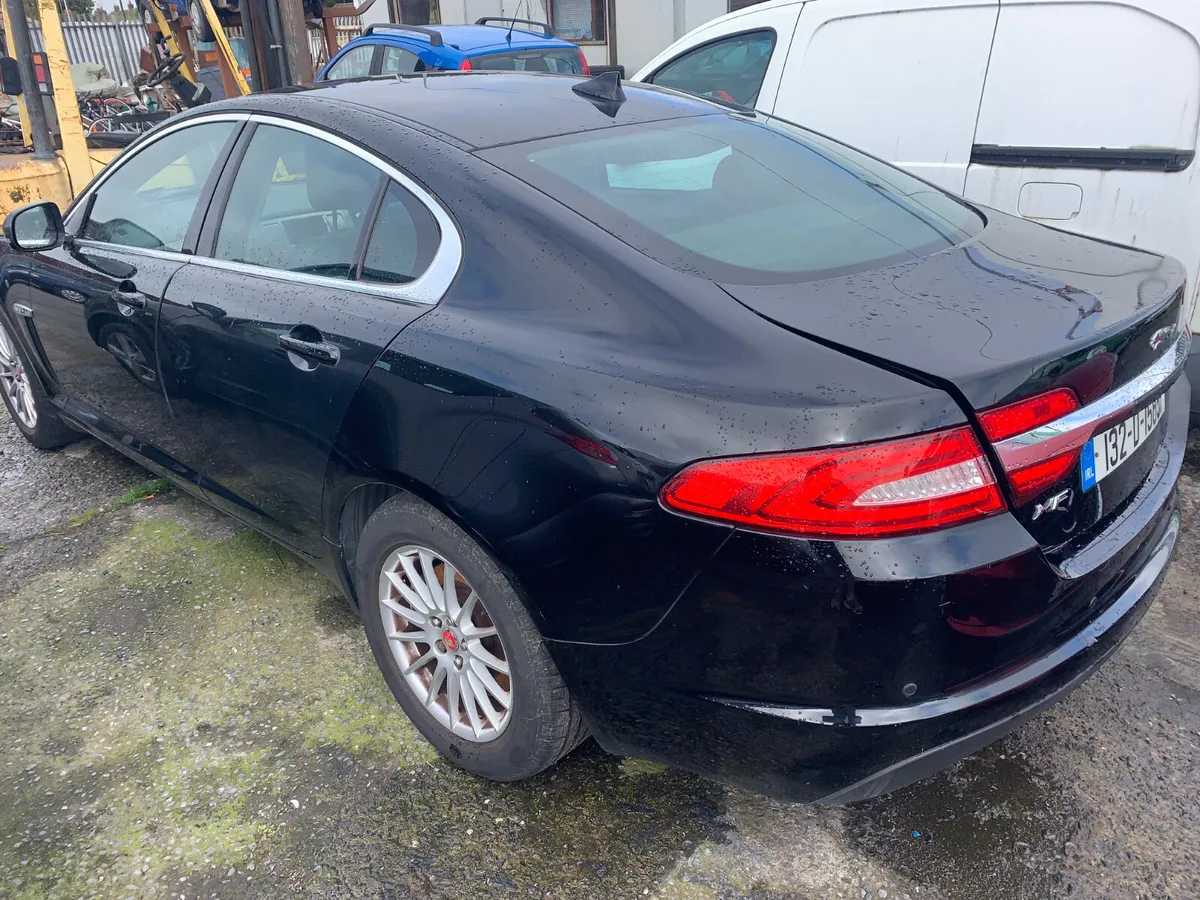 2013 JAGUAR XF  DIESEL  NO DAMAGE - Image 2