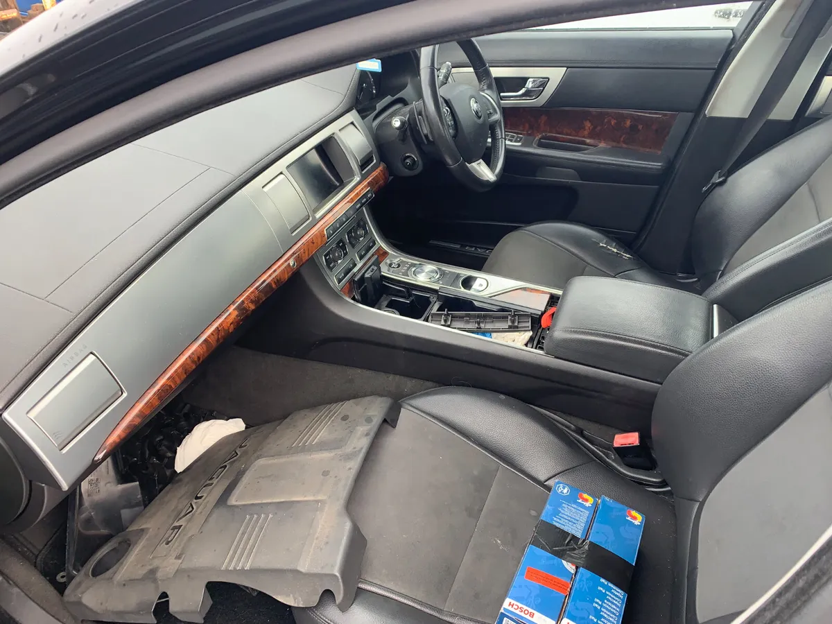2013 JAGUAR XF  DIESEL  NO DAMAGE - Image 4