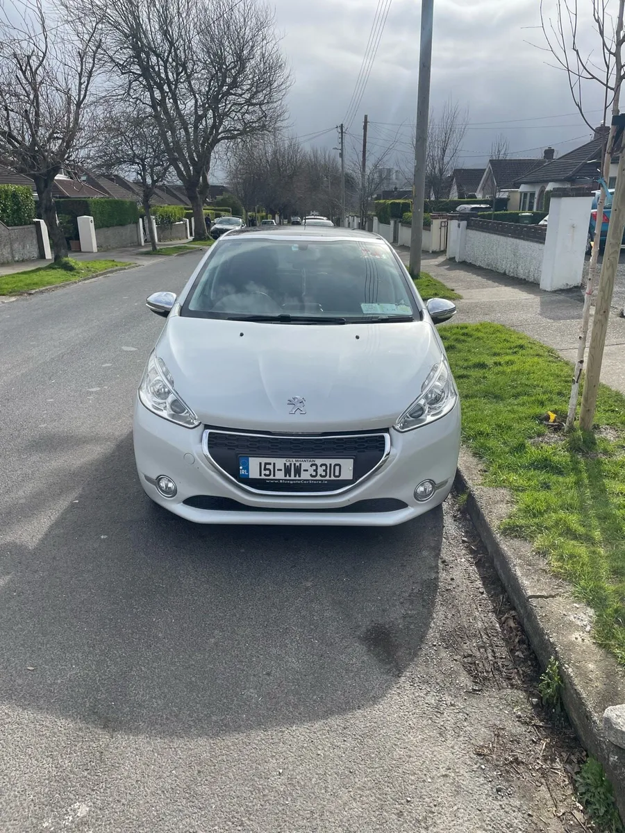 Peugot 208 - Image 2