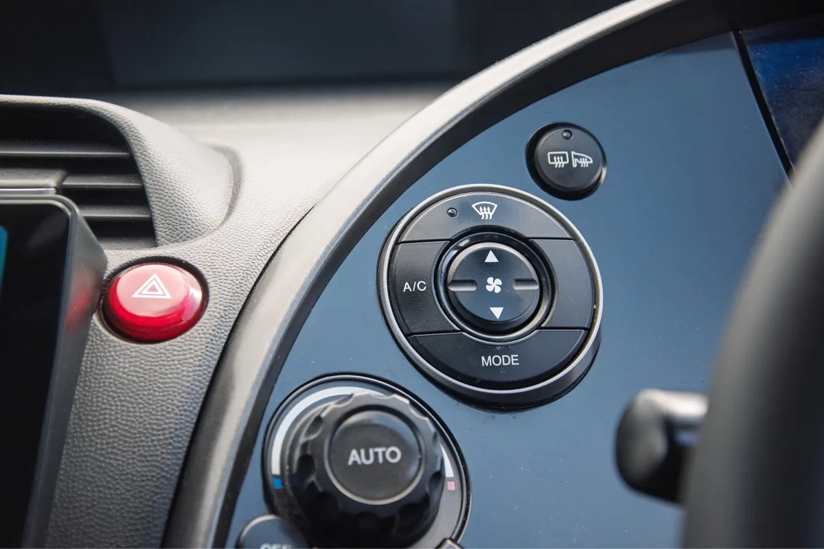 07 Honda Civic *Apple CarPlay* - Image 4