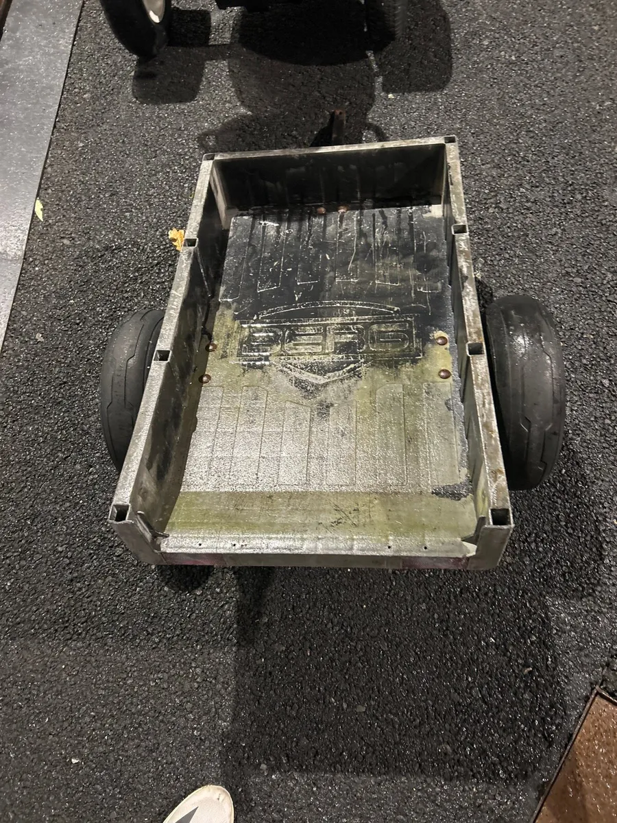 Berg extra 2 seater go kart: trailer & buckets - Image 3