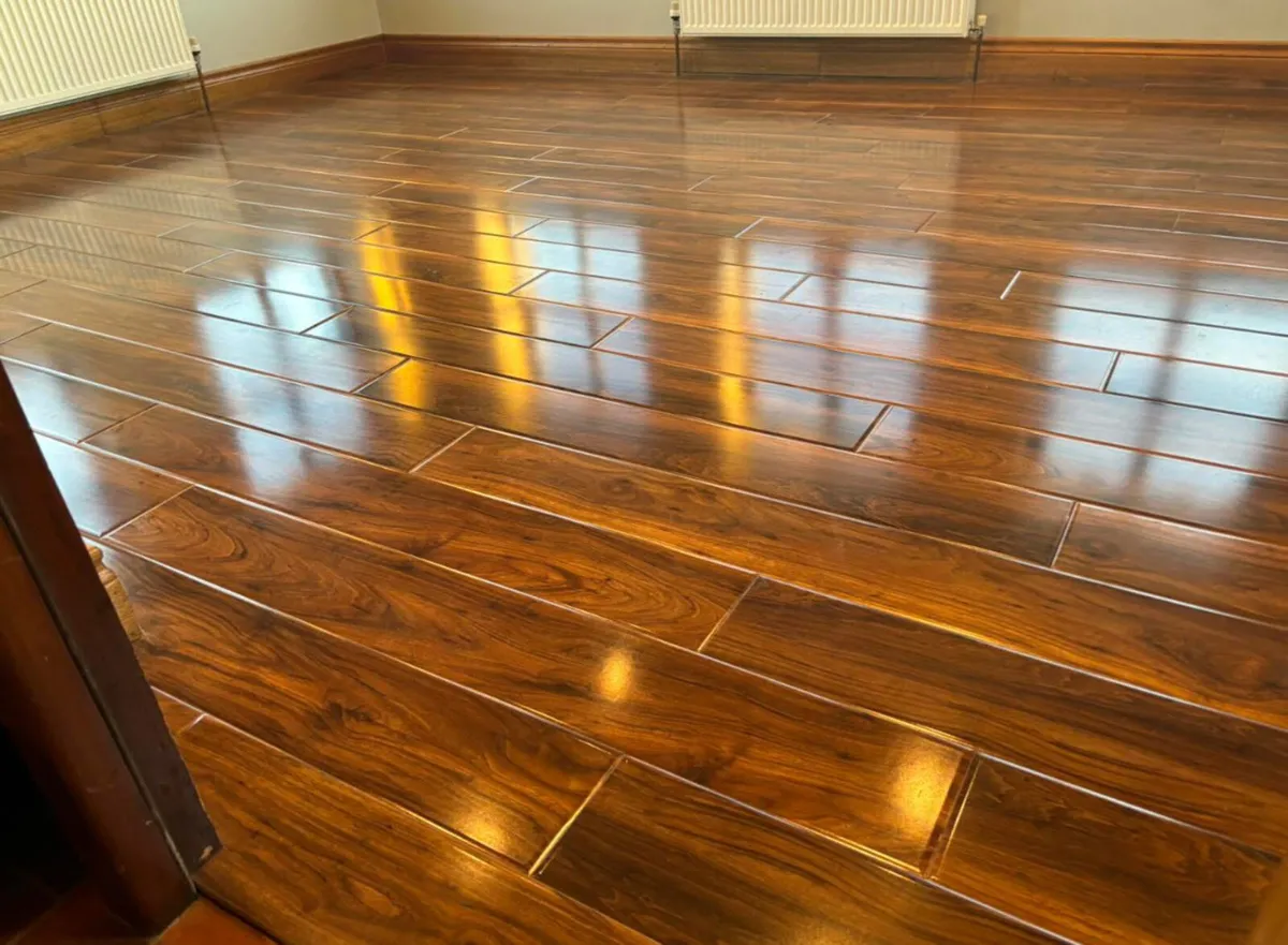 High gloss laminated flooring 12mm - Image 3