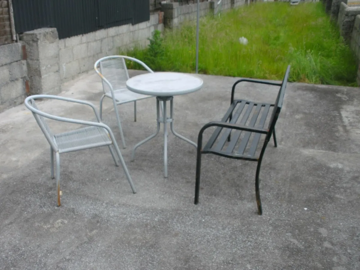 Garden furniture table and chairs plus Bench - Image 2