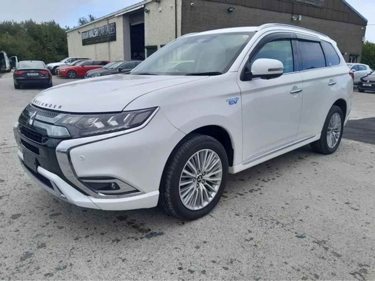 Mitsubishi Outlander Plug In Hybird 5 Seater 5 Do - Image 2