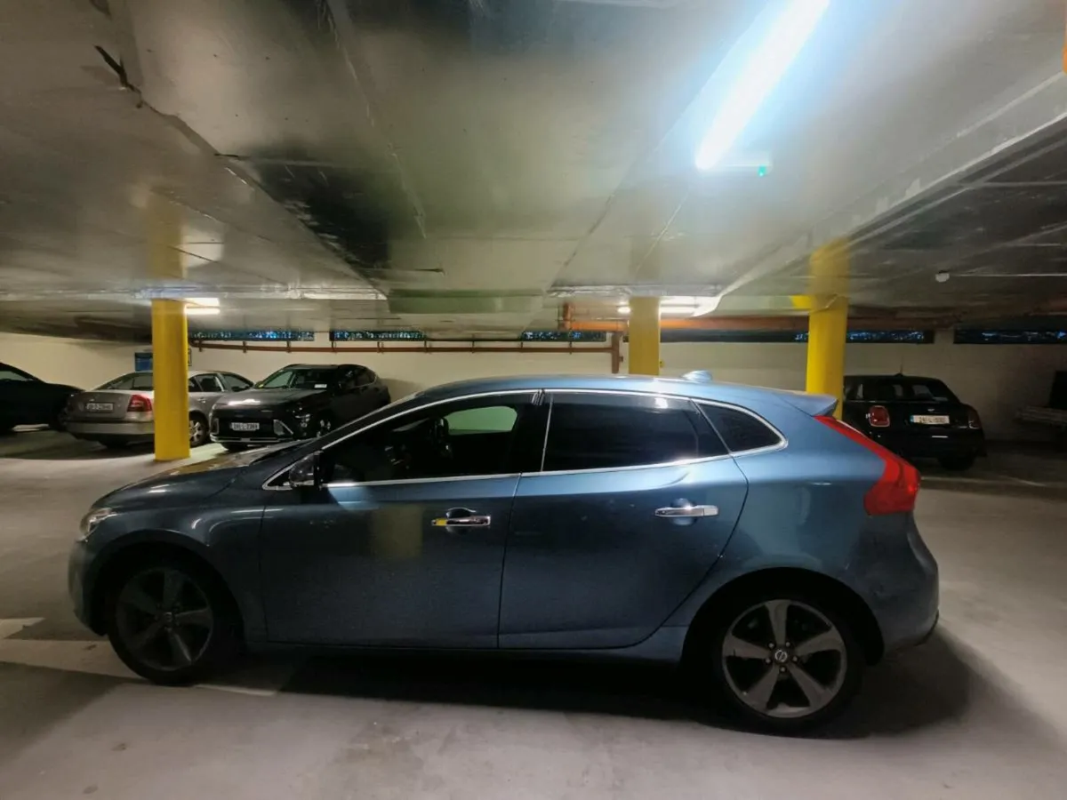 Volvo V40 2014 - Image 3