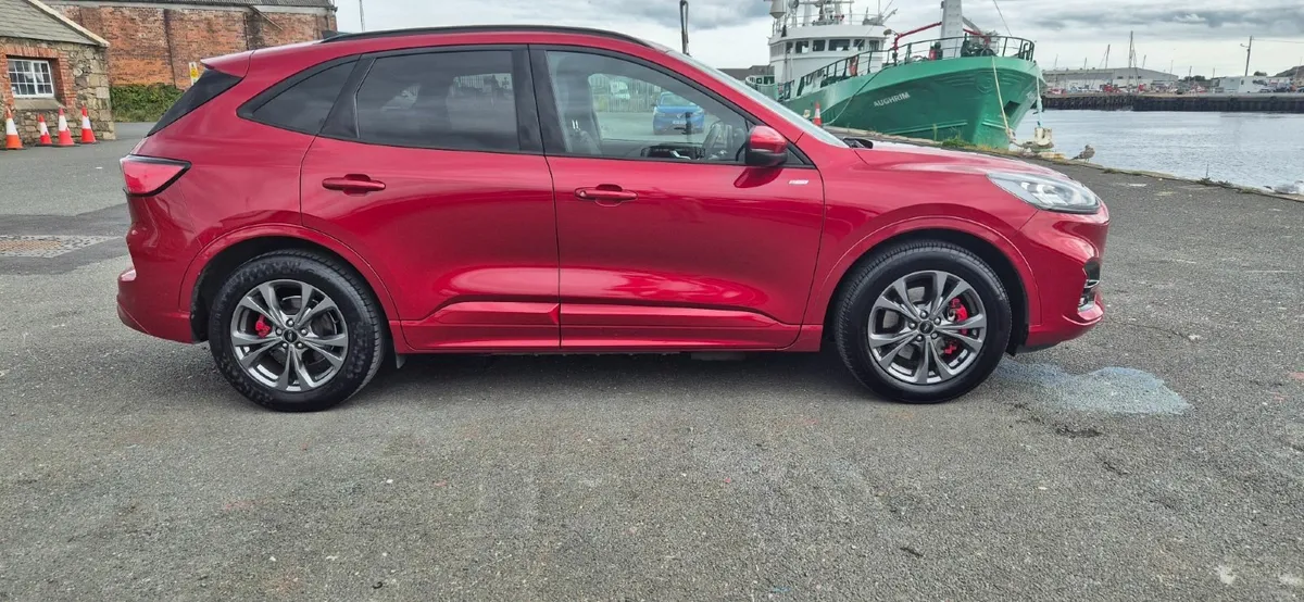 Ford Kuga ST - X line 225PS Phev (only 41,000km!!) - Image 3