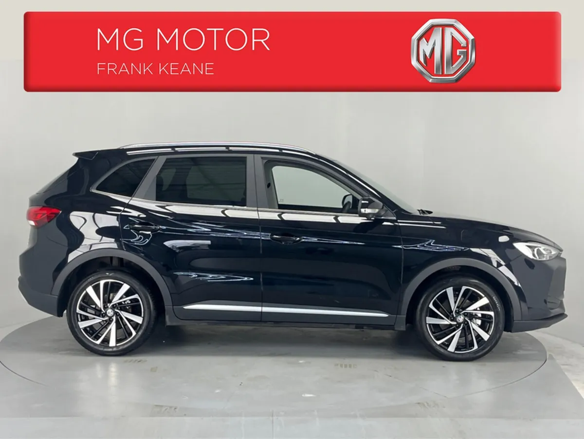 MG ZS EXCLUSIVE HEV**FULL BLACK LEATHER INTERIOR** - Image 3