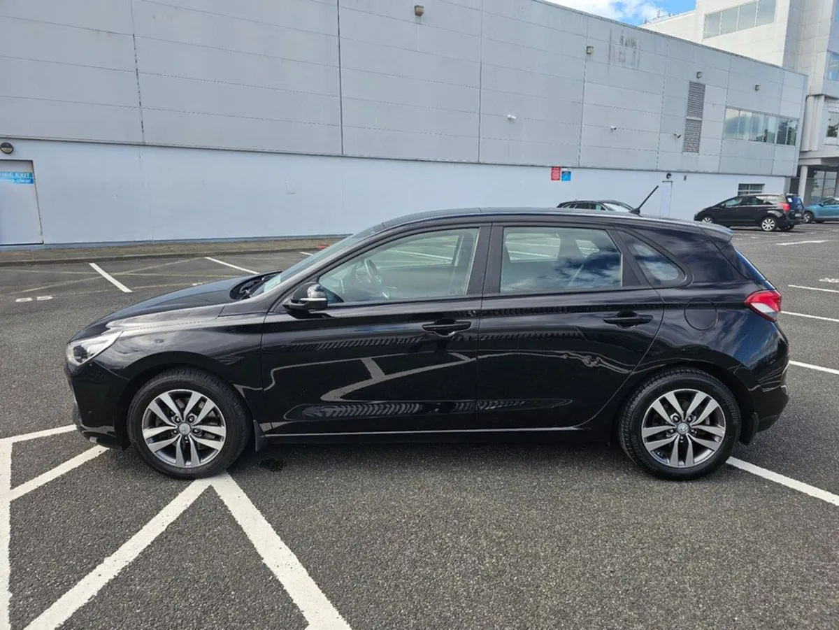 Hyundai i30 1.4 PETROL, DELUXE MODEL, FINANCE, WAR - Image 4