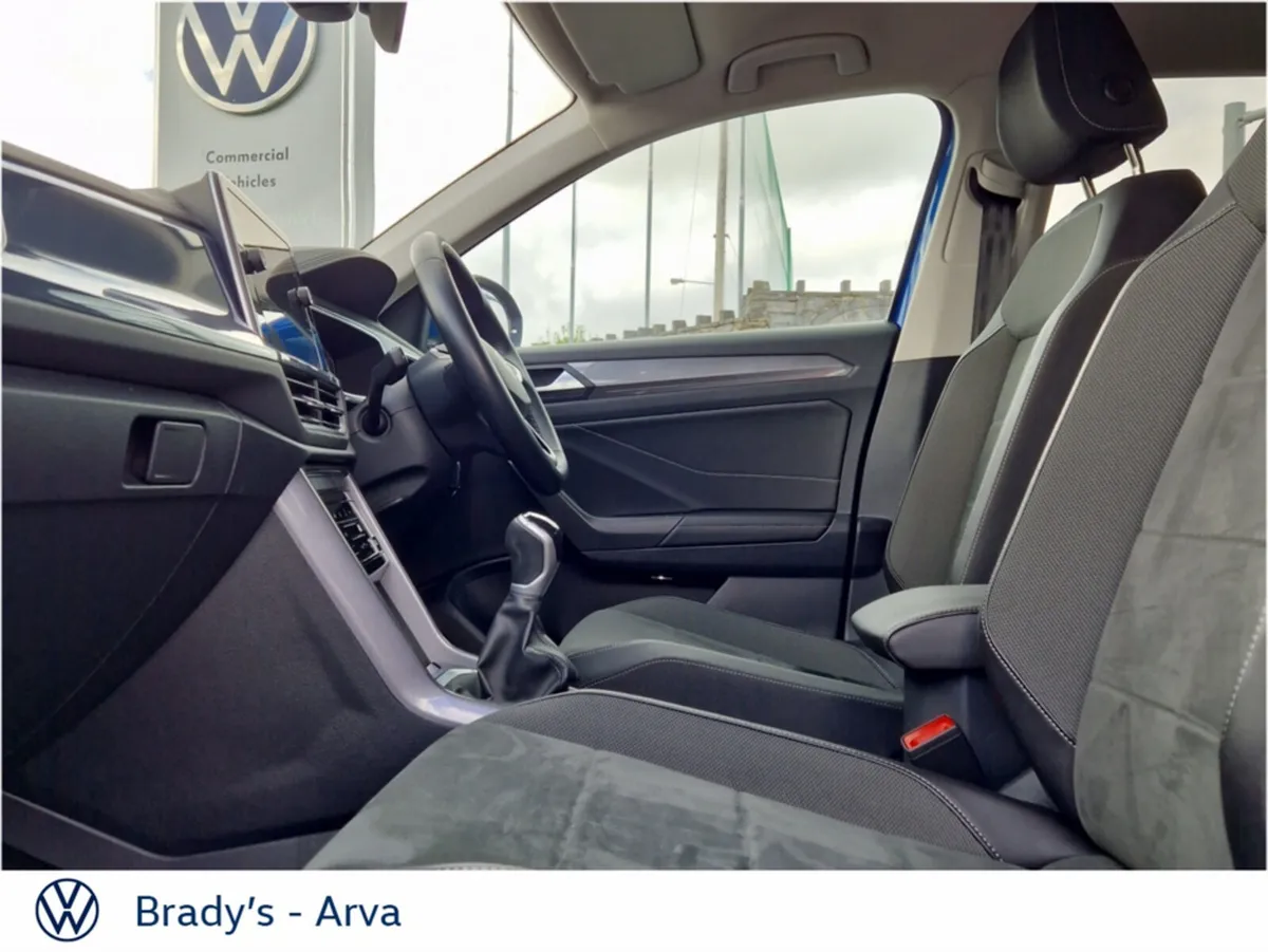 Volkswagen T-Roc STYLE 2.0 TDI 116BHP M6F - Image 4
