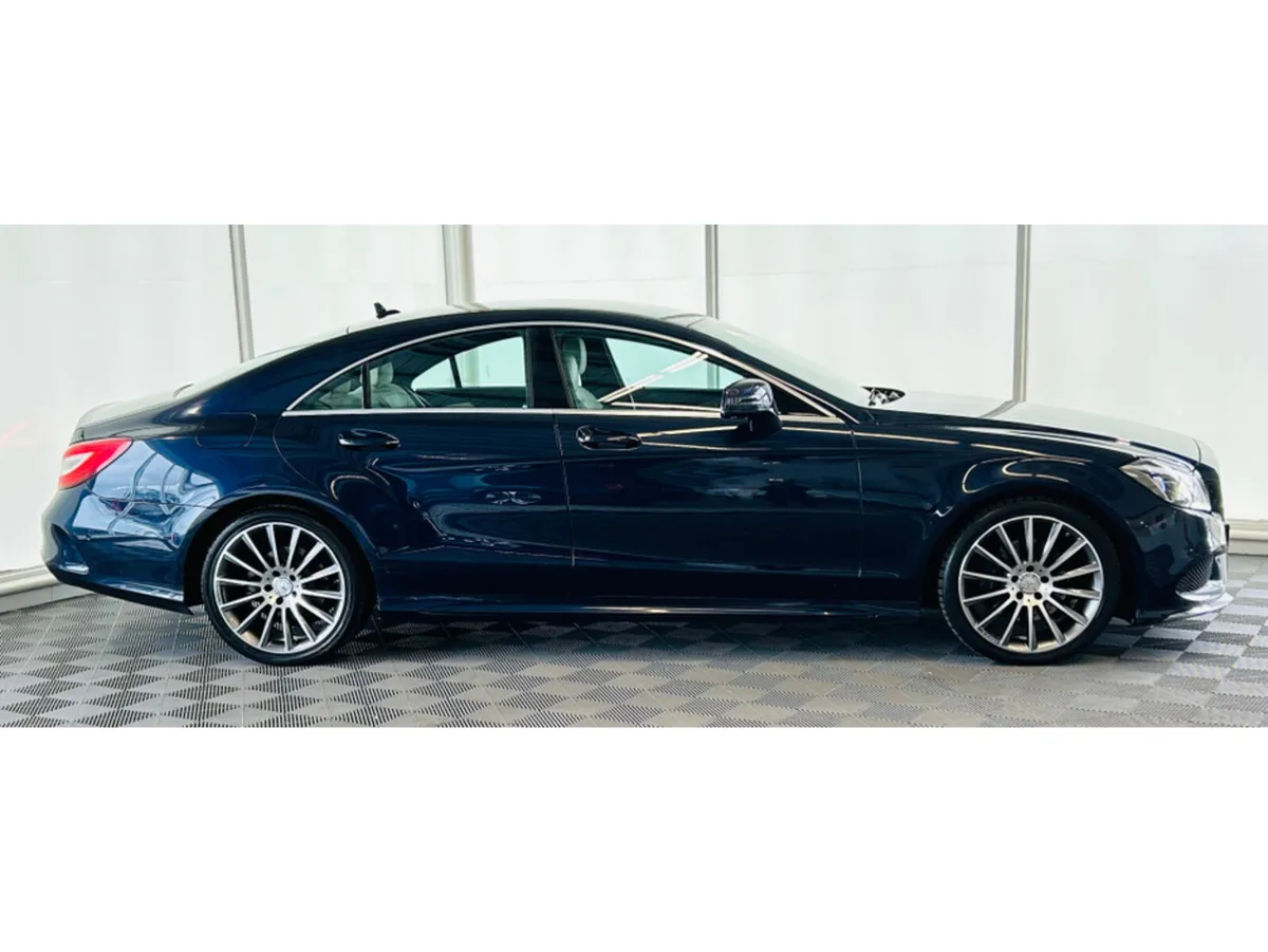 Mercedes-Benz CLS 220 D AMG LINE *Porcelain Leathe - Image 4
