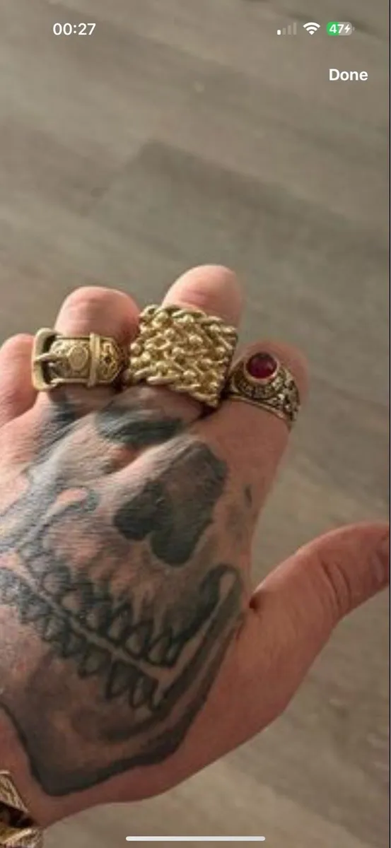 Gold ring - Image 1