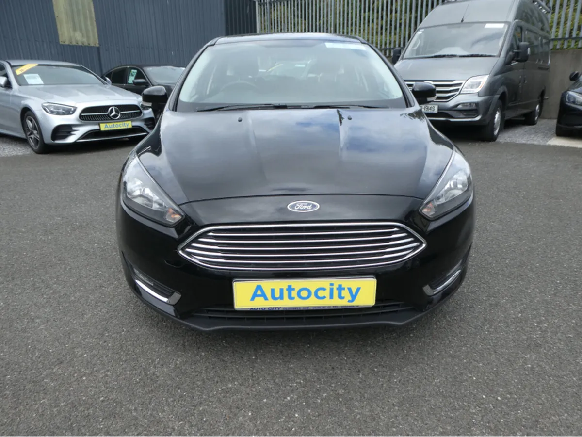 Ford Focus TITANIUM TD 6SPEED - Image 2