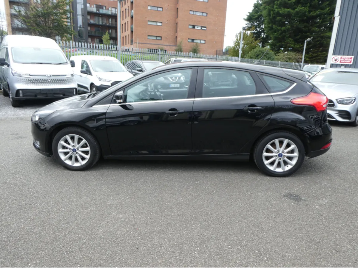 Ford Focus TITANIUM TD 6SPEED - Image 4