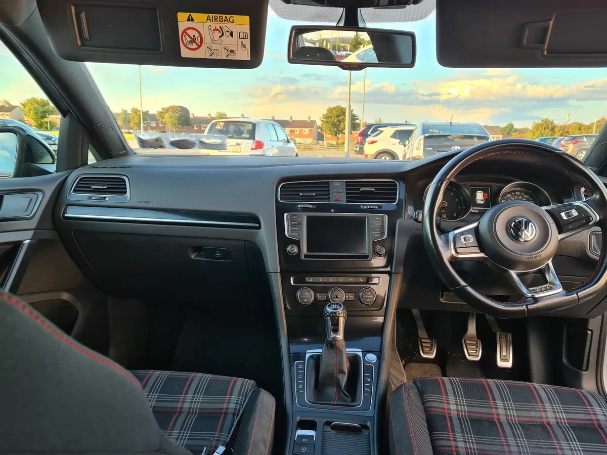 Volkswagen Golf 2015 - Image 3