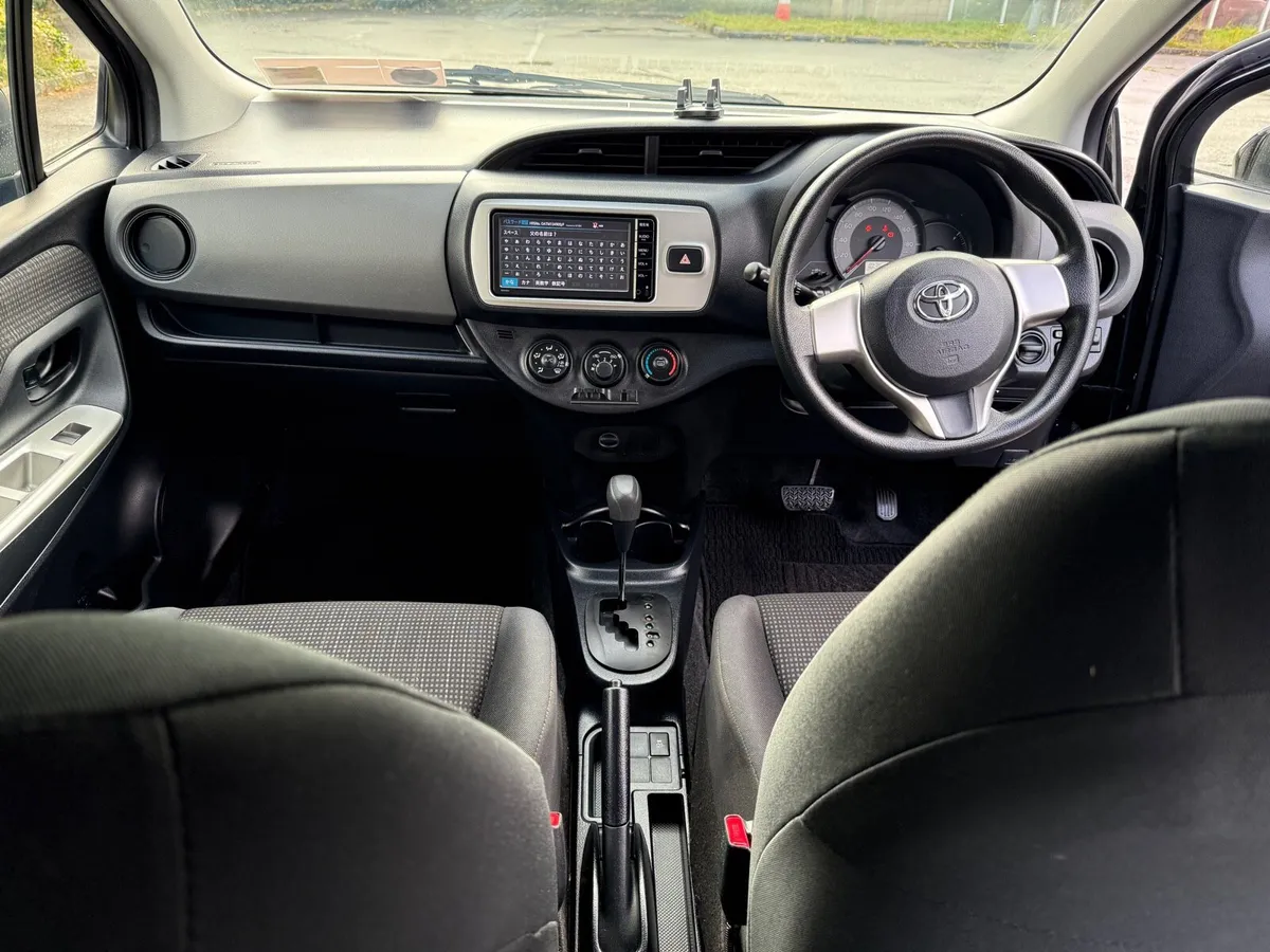 Toyota vitz 2015 - Image 3
