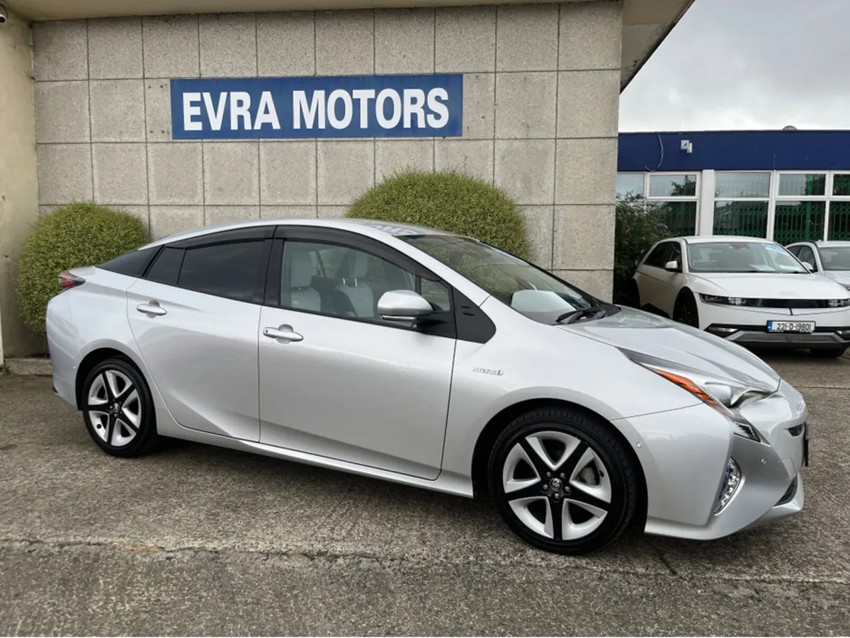 Toyota Prius TOURING SELECTION AUTOMATIC HYBRID 1. - Image 3
