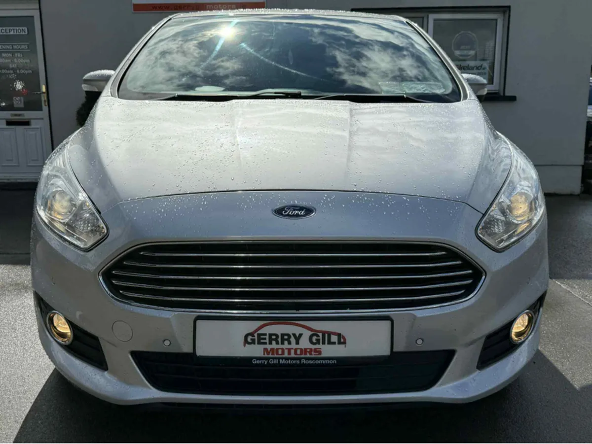 Ford S-Max 2.0 TDCI ZETEC 120PS 5DR  * 7 seater * - Image 2