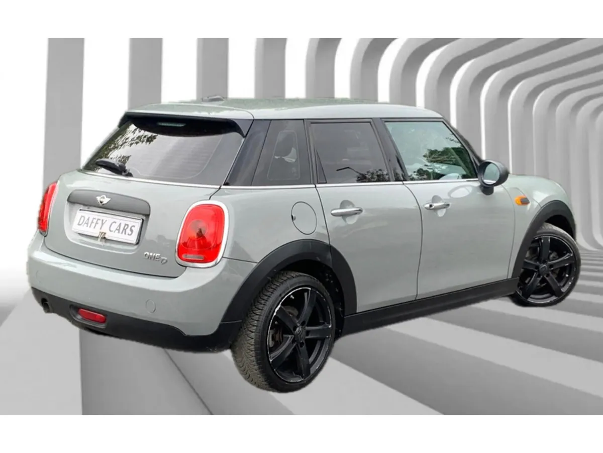 Mini Cooper 1.5 D 5DR ONE - Image 4