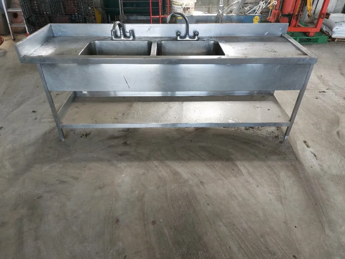Stainless steel sink - Image 1