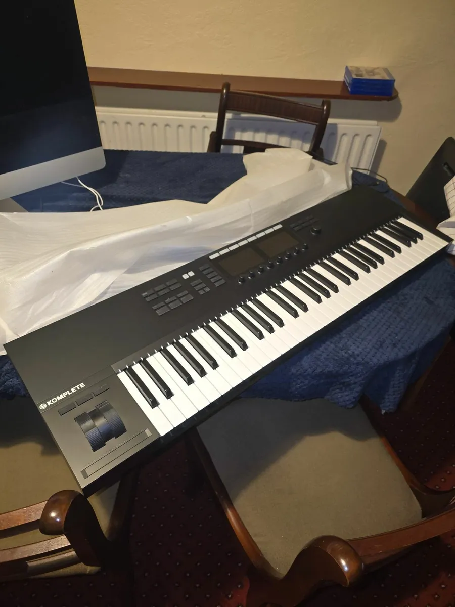 MIDI Keyboard Controller - Image 1