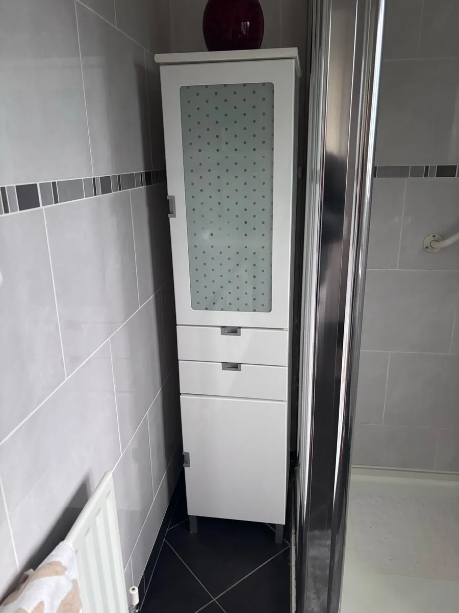 Bathroom cabinet - Image 1