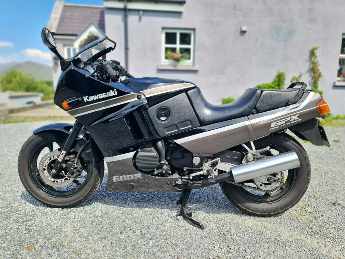 Kawasaki GPX600R - Image 3