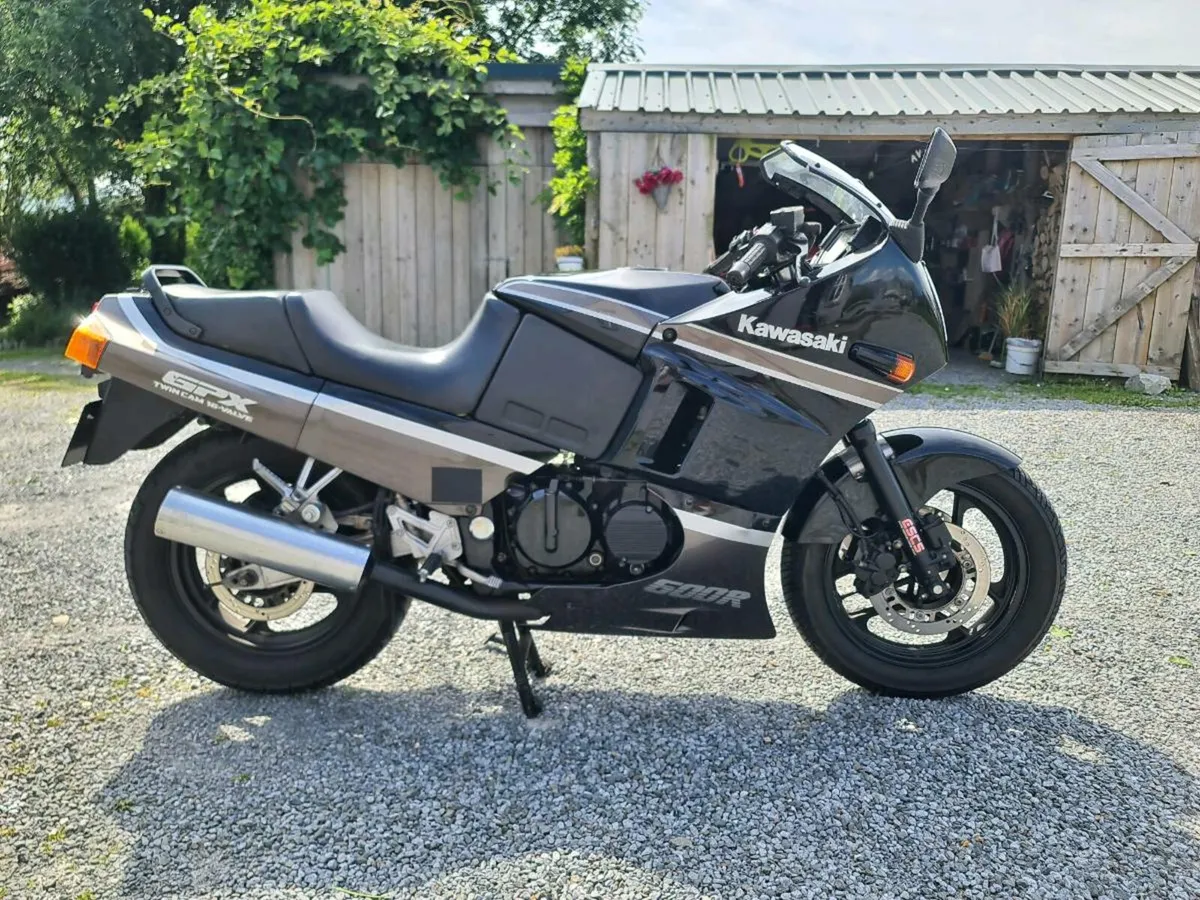Kawasaki GPX600R - Image 4