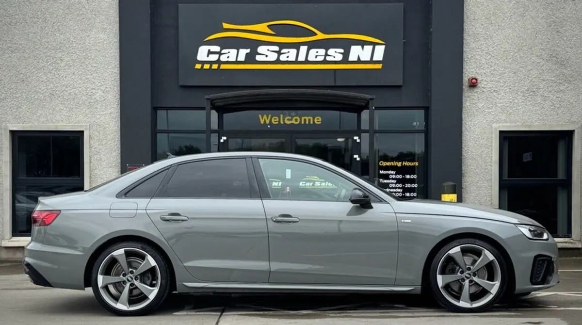Audi A4 2.0 TDI 35 Black Edition Saloon 4dr Diese - Image 3