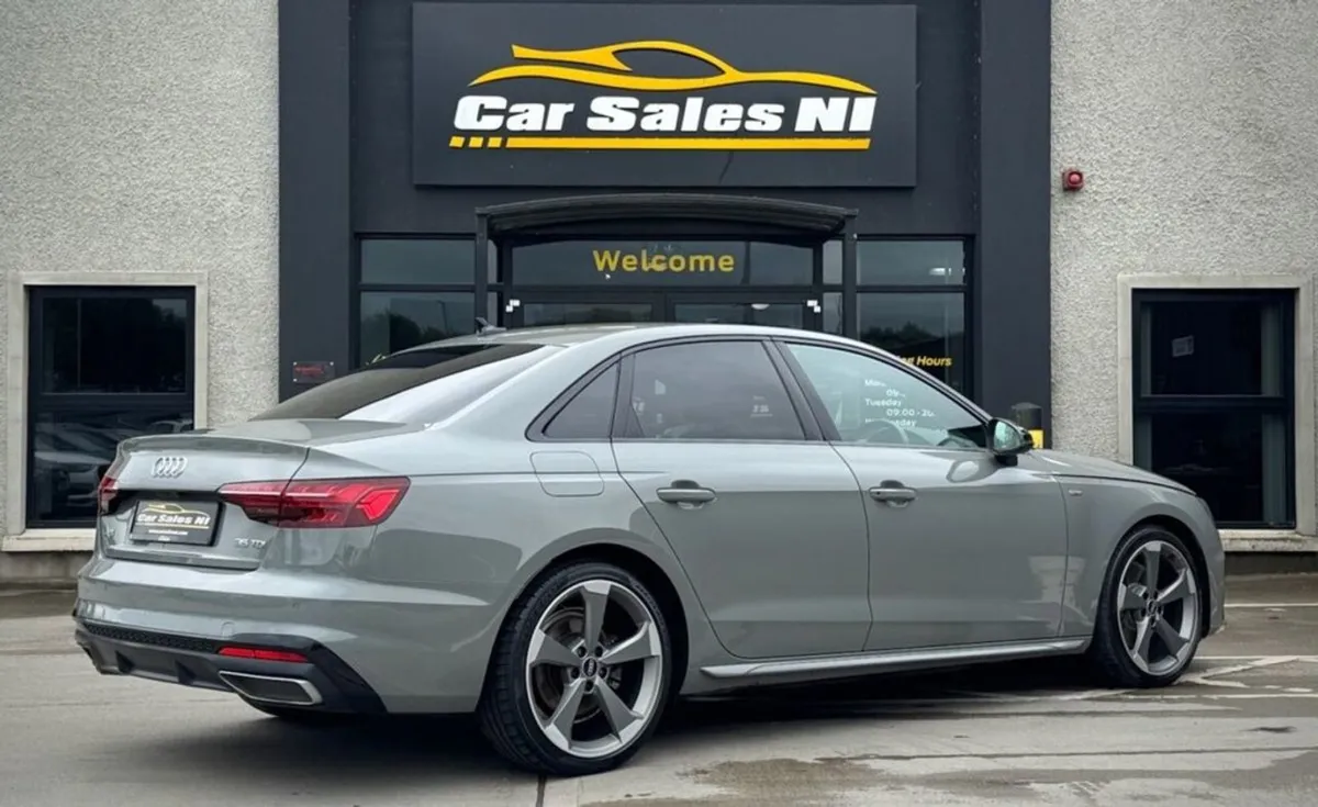 Audi A4 2.0 TDI 35 Black Edition Saloon 4dr Diese - Image 4