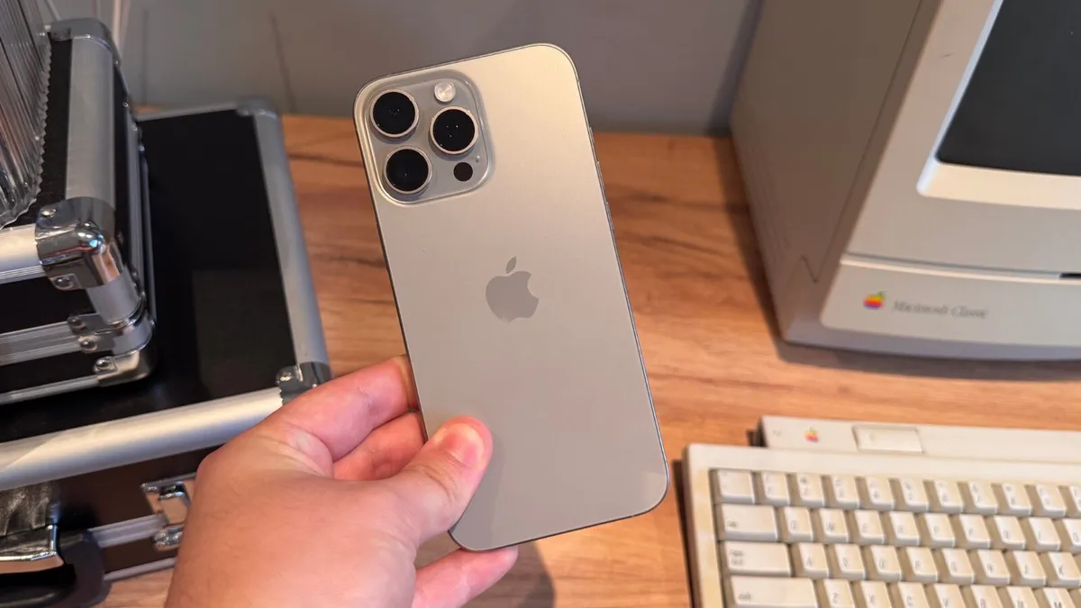 Iphone 16 pro max 256GB. Gold.Very good condition