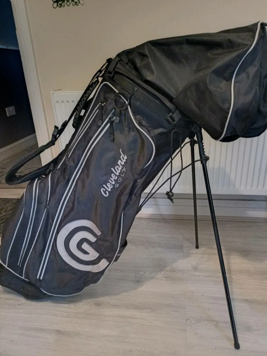Cleveland waterproof golf bag with stand. - Image 1