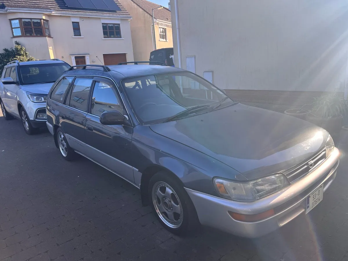E10 Corolla G-Touring - Image 2