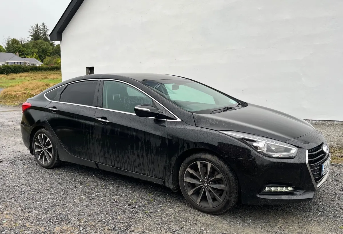 Hyundai i40 2015 - Excellent condition - Image 4
