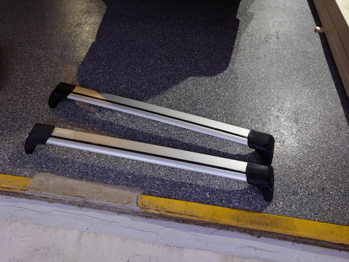 2018-2024 Hyundai Santa Fe Yakima Aero Roof Bars - Image 1