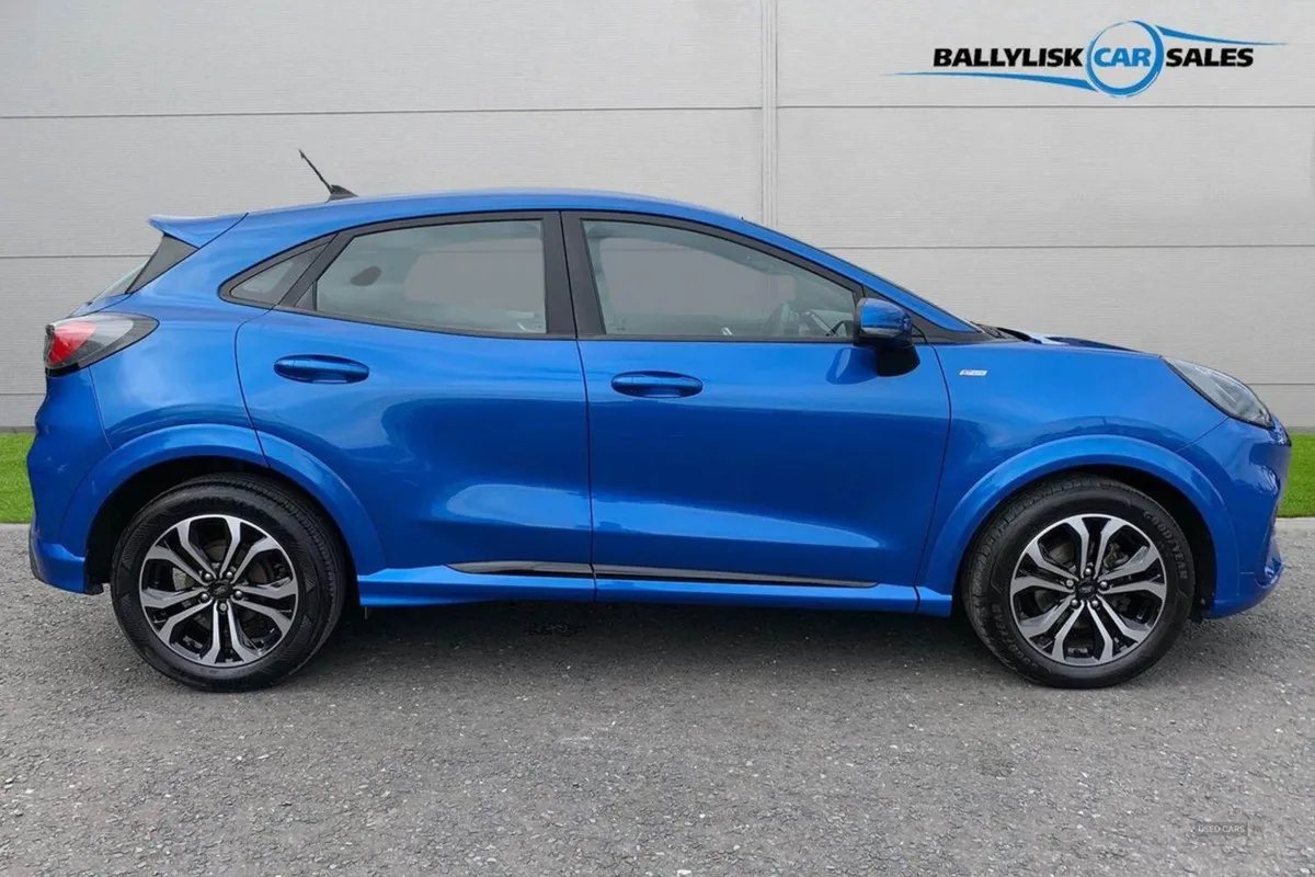 Ford Puma 1.0t 125PS St-line in Desert Island Blu - Image 3