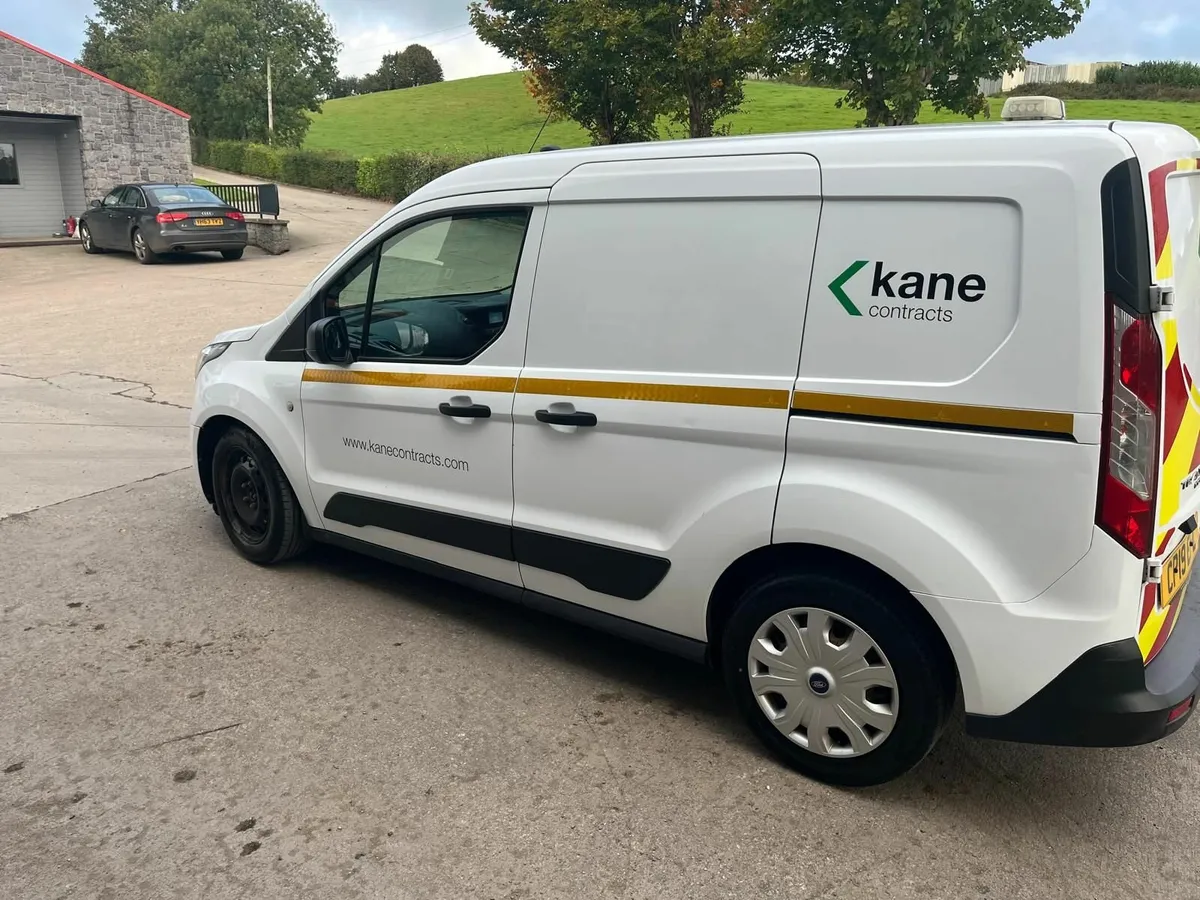 Ford Transit Connect 2019 - Image 2