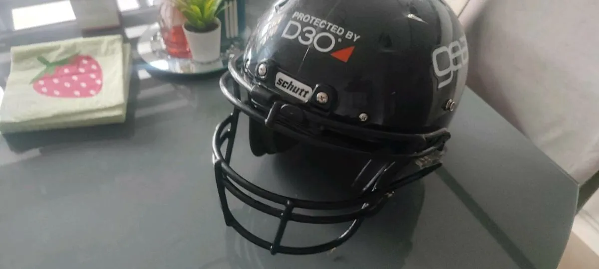 Schutt Football Helme - Image 1