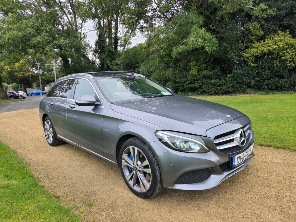 2017. MERCEDES C350E - Image 3