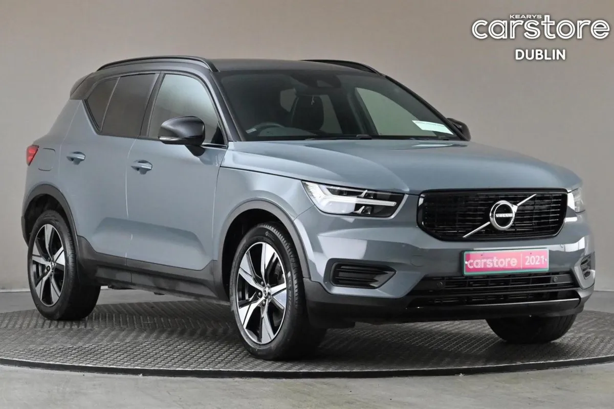 Volvo XC40 1.5 T4 R-design Recharge  2tone Roof - Image 1