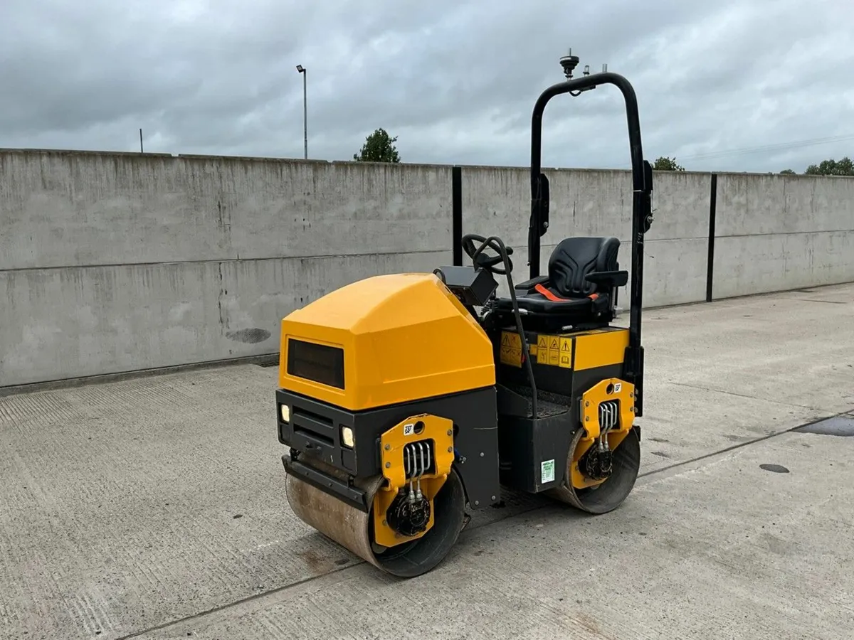 MECALAC TV800 DOUBLE DRUM RIDE ON VIBRATING ROLLER - Image 1