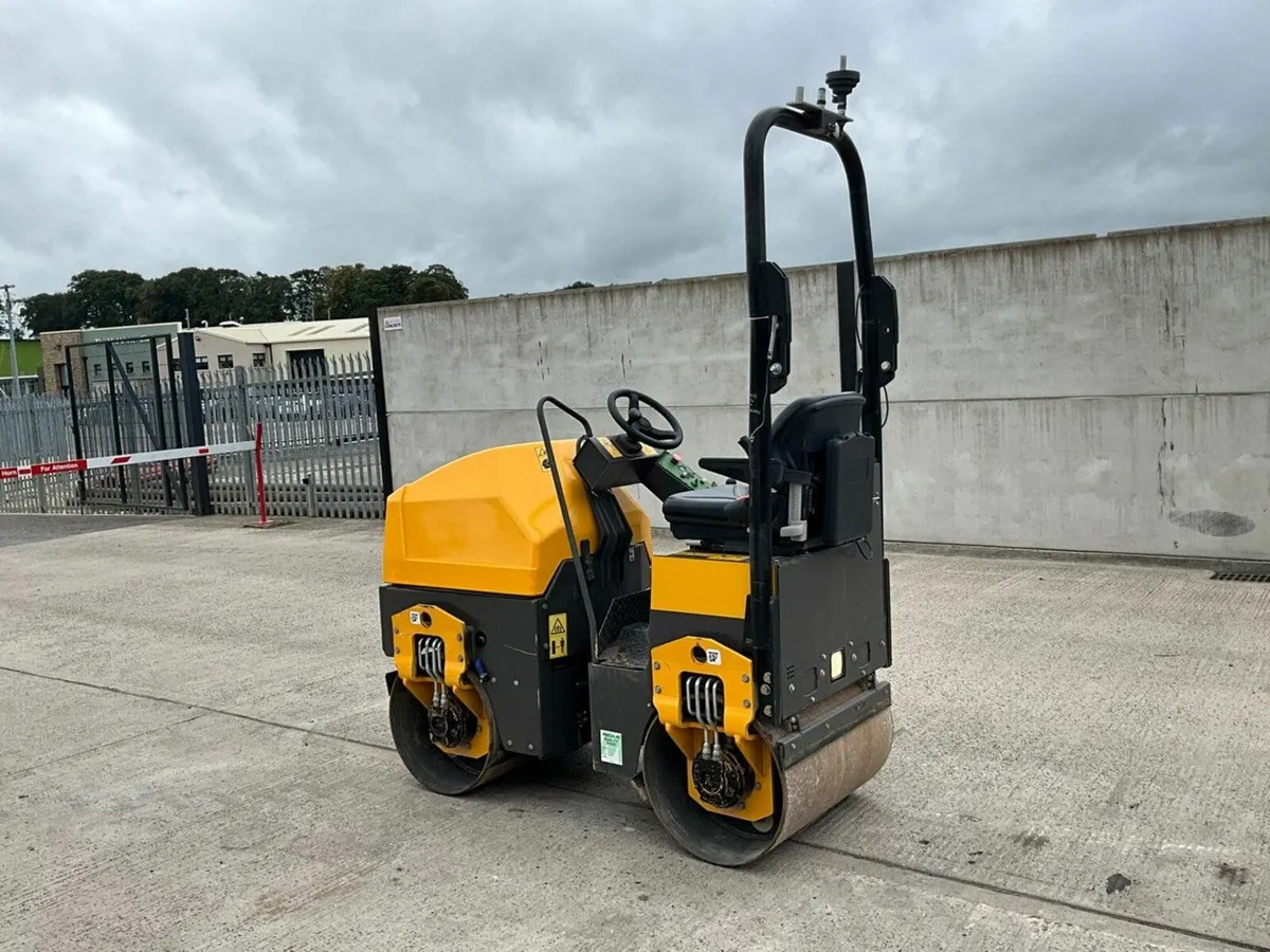 MECALAC TV800 DOUBLE DRUM RIDE ON VIBRATING ROLLER - Image 3